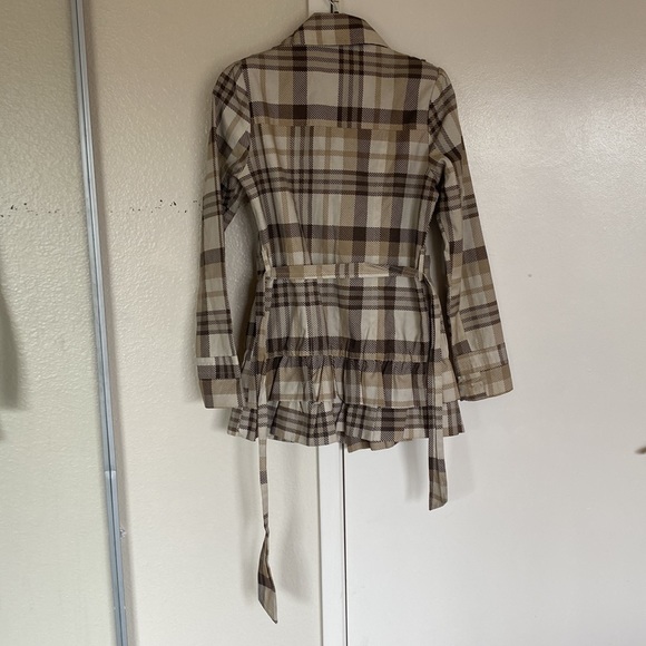 MARALYN & ME plaid neutral raincoat with ruffles & belt - Picture 4 of 4